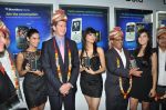 Femina Miss India_s inaugurate Blackberry mobile Store in Delhi on 19th April 2012 (15).JPG